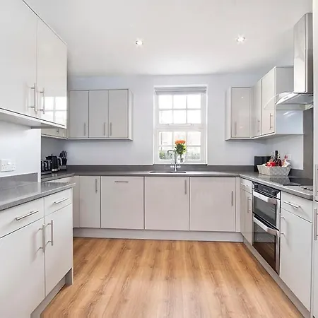 Holiday home Thomas, Off Leeman Road, Sleeps 9 York