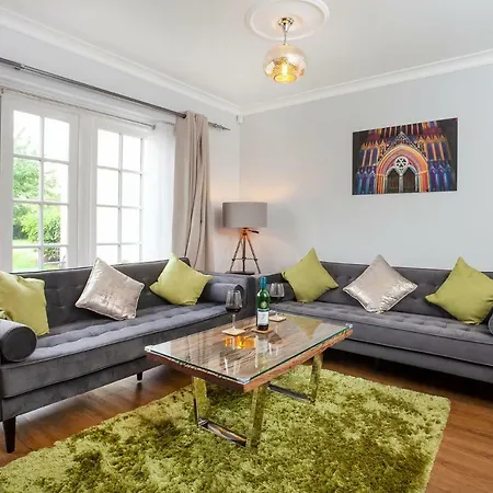 Thomas, Off Leeman Road, Sleeps 9 *