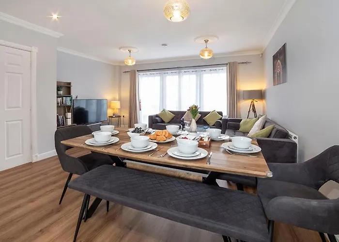 Thomas, Off Leeman Road