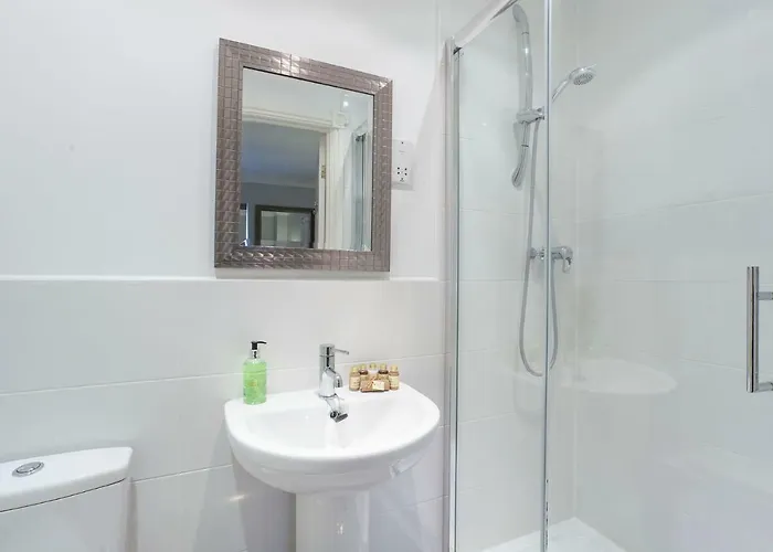 Thomas, Off Leeman Road